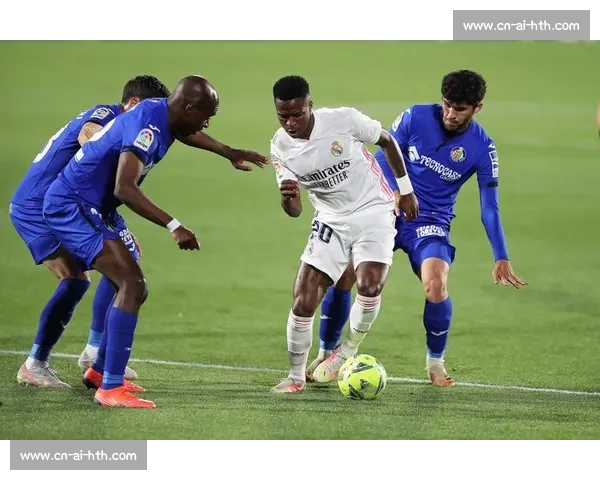 琼阿梅尼 65.4% 对抗成功率领跑西甲!皇马铁闸重新定义中场防守标杆 琼阿梅尼 65.4% 对抗成功率领跑西甲!皇马铁闸重新定义中场防守标杆