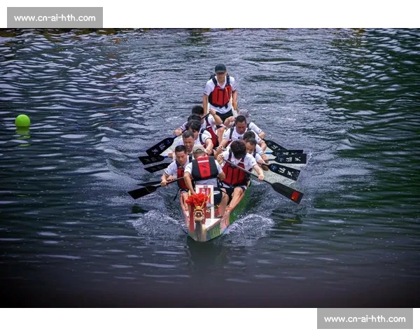 沪上白领龙舟竞渡：桨声激荡青春，共绘协作新篇