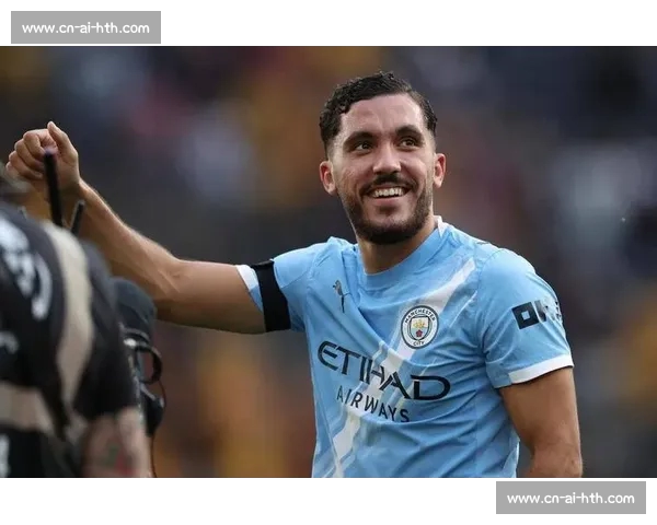 爆笑！曼城新援谢尔基献唱法语说唱，哈兰德领衔众将围观更衣室变欢乐海洋